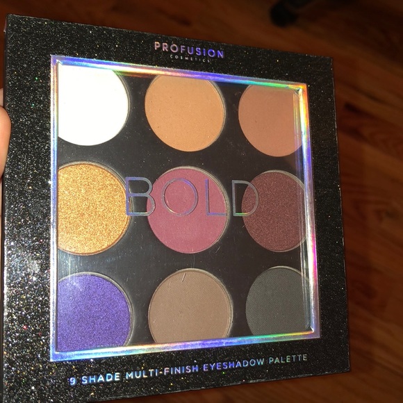 BRAND NEW ❣️9 Shade Mult-Finish Eyeshadow Palette - Picture 4 of 5